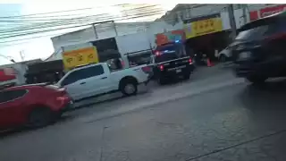 Asalto frente a casa de cambio en Avenida Uxmal de Cancún provoca intensa movilización policiaca