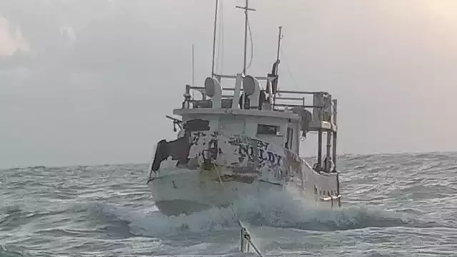 Los pescadores del "Neldy" fueron rescatados tras quedar a la deriva en el huracán "Milton".