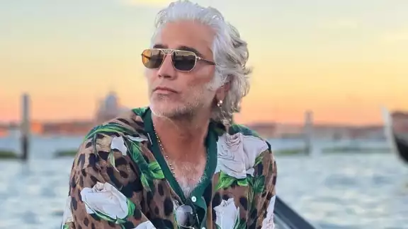 Alejandro Fernández se ha hecho viral por estas fotografías