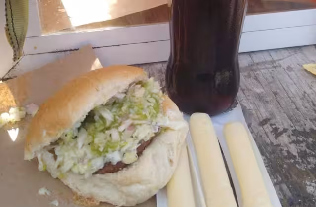 Recientemente fue difundido el videoclip de la 'torta de kibi' grabado en Progreso