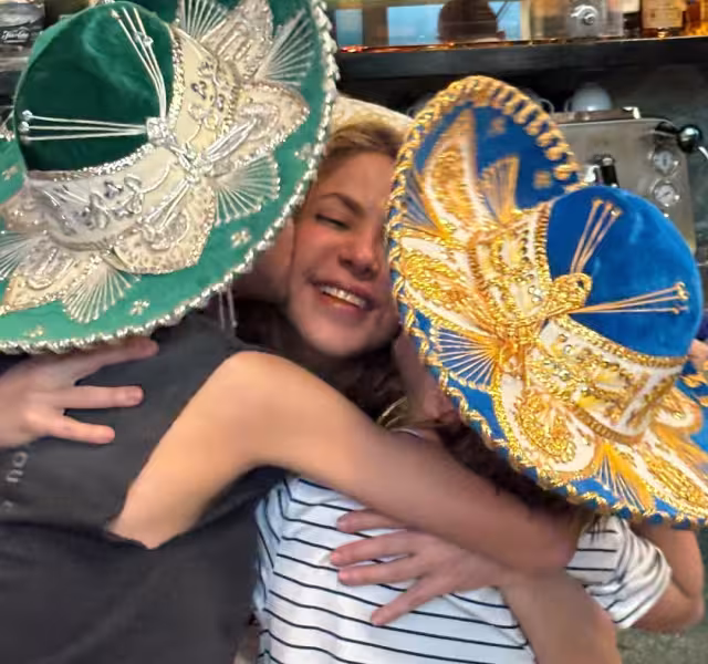 Shakira disfrutando de la visita de sus hijos en México