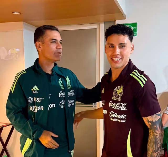 La concentración Tricolor ha comenzado