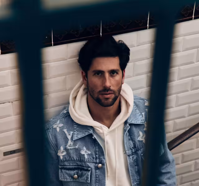 El español lleva una corta pero productiva carrera actoral