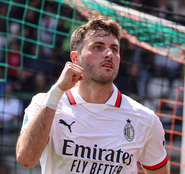 Santi Giménez pone un alto