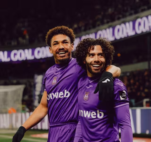 La victoria regresa al equipo del mexicano