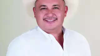 Trascendió que Mario Cedillo Infante, alcalde de Guerrero, viajaba junto a su esposa e hijo