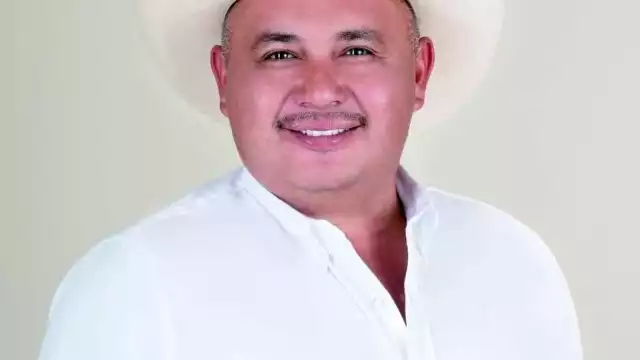 Trascendió que Mario Cedillo Infante, alcalde de Guerrero, viajaba junto a su esposa e hijo