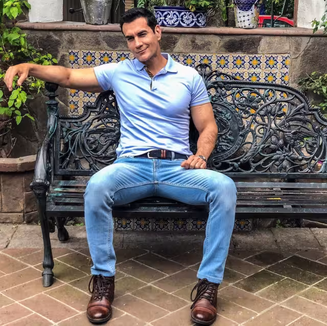 David Zepeda envió palabras muy románticas a una fan en redes sociales