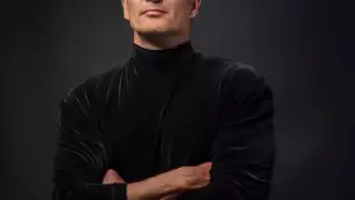 El actor señaló que le toca trabajar doble para recuperar lo robado