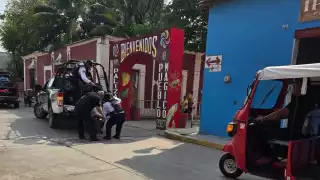 Detienen a motociclista sin documentos en el centro de Palizada