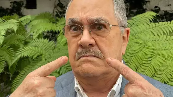 Alex Kaffie reportó que la nueva temporada de Iron Chef México estará conducida por el chef Alfonso Cárdena y por Paty Cantú Alex Kaffie reportó que la nueva temporada de Iron Chef México estará conducida por el chef Alfonso Cárdena y por Paty Cantú