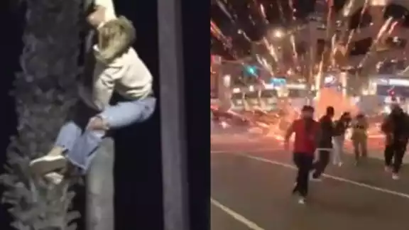 La fiesta se hizo viral y no pensaron que todo terminaría en un 'Proyecto X', fuegos artificiales y hasta policías disparando. La fiesta se hizo viral y no pensaron que todo terminaría en un 'Proyecto X', fuegos artificiales y hasta policías disparando.