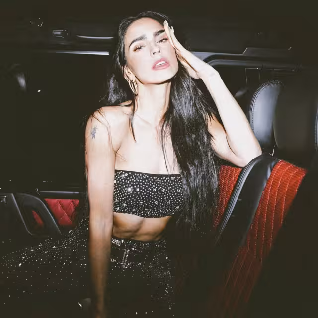 Pese a la evidencia de su comportamiento que molestó a muchas personas, Bárbara de Regil compartió en sus historias de Instagram otra faceta en la que denotaba felicidad al conocer a sus fans