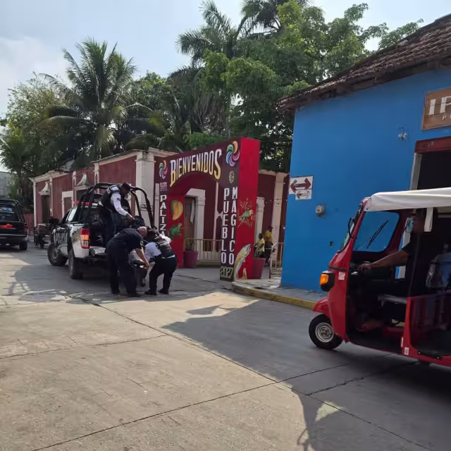 Tanto el conductor como la moto fueron trasladados a la comandancia.