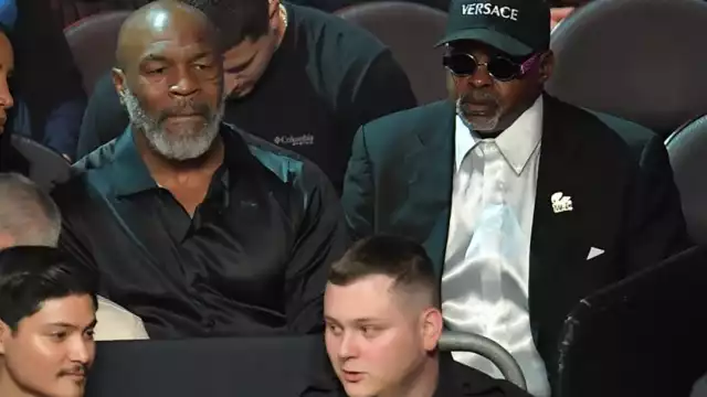 Mike Tyson estuvo presente en la pelea del Canelo Álvarez