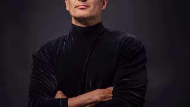 El actor señaló que le toca trabajar doble para recuperar lo robado