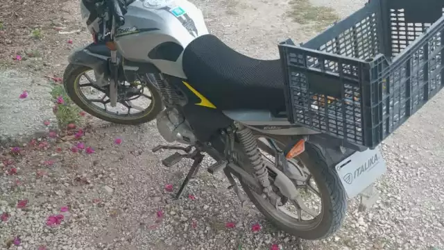 La motocicleta fue robada mientras el propietario asistía a un evento en el campo de béisbol Francisco Castillo Maldonado