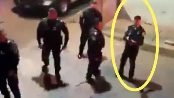 Policías capitalinos disparan balas de gotcha Policías capitalinos disparan balas de gotcha