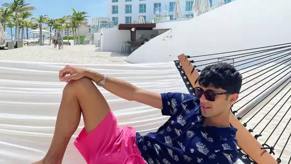 El integrante de CNCO disfruta de sus vacaciones en Cancún Foto: Instagram