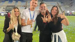 La linda familia de Diego Cocca, DT de México. Foto: Especial