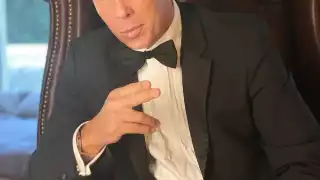 Roberto Palazuelos fue captado tomando un café con el diputado local José Luis Toledo Medina en Cancún