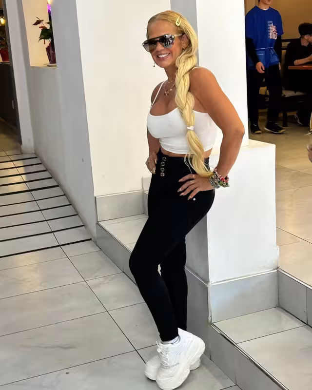 Mami Niu no deja de sorprender, ahora se aventó una monumental frase que debes usar en tu tiktok. Foto: Instagram Niurka.oficial