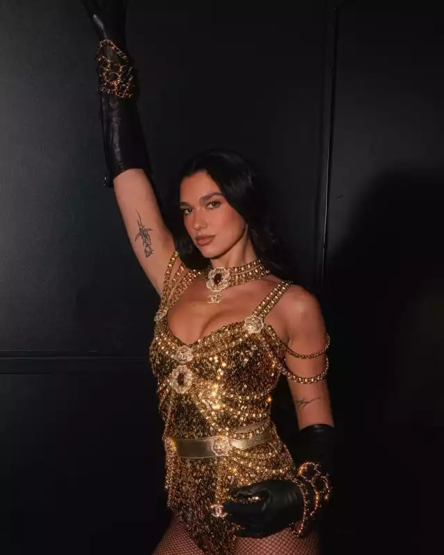 La británica se despide de México con un éxito de tex mex