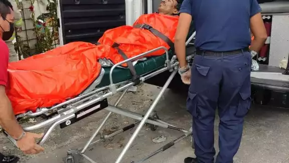 Elementos del Cuerpo de Bomberos, realizaron una revisión en el sitio para descartar que se pueda registrar otro nuevo accidente Elementos del Cuerpo de Bomberos, realizaron una revisión en el sitio para descartar que se pueda registrar otro nuevo accidente