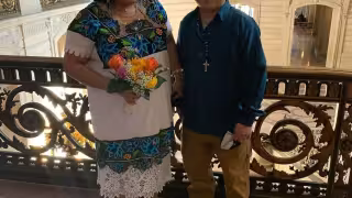 La pareja se mostró feliz de su enlace matrimonial