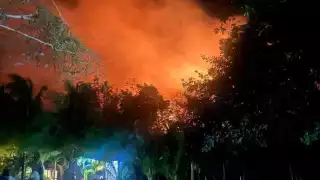 Las llamas se ven desde varios metros de distancia