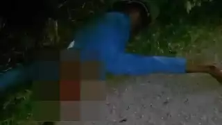 El cuerpo del hombre quedó tirado a un costado de la carretera