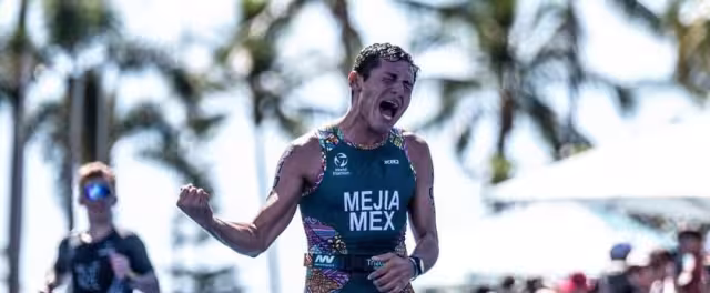 José Luis Mejía Reyes ganó la medalla de bronce en el Campeonato Mundial Multisport de World Triathlon en Australia.