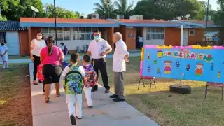 Alumnos a dos semanas de salir de vacaciones