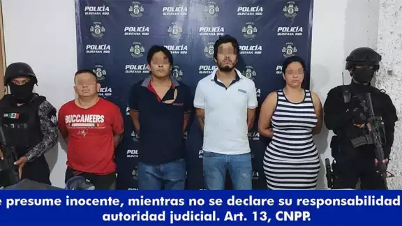 Los detenidos fueron identificados como Adrián “N”, Miguel “N”, Diego “N” y Mayra “N”. Los detenidos fueron identificados como Adrián “N”, Miguel “N”, Diego “N” y Mayra “N”.