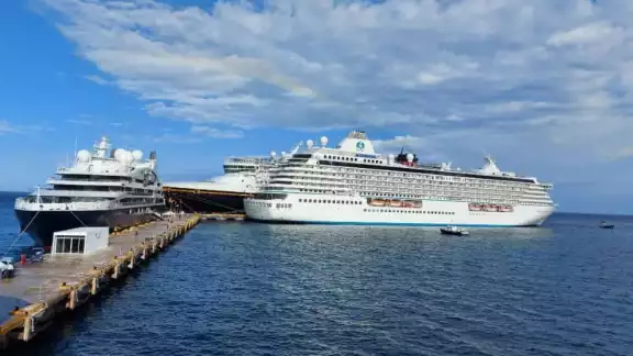 Los tres cruceros que llegaron son: “Cristal Serenity”, “Disney Wonder”, y el yate-crucero “Le Champlain” Los tres cruceros que llegaron son: “Cristal Serenity”, “Disney Wonder”, y el yate-crucero “Le Champlain”