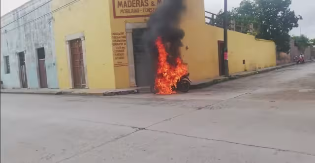 Ma motocicleta fue pérdida total ya que las llamas la consumieron en su totalidad