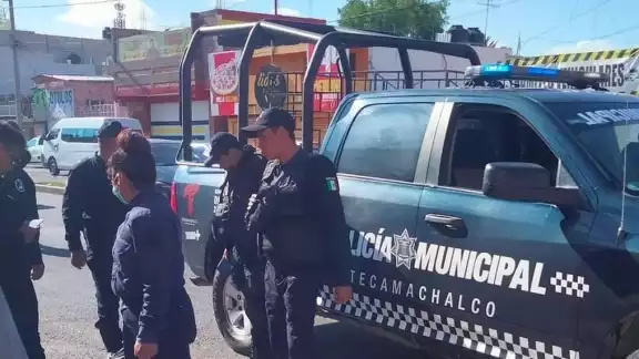 Los policías intentaron repeler la agresión armada; sin embargo, durante la balacera tres elementos de seguridad pública fueron alcanzados.
