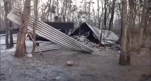 La casa de madera y lámina de dos abuelitos de Candelaria fue consumida por el fuego