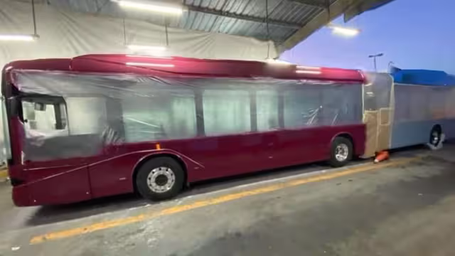 Las unidades articuladas de Va y Ven serían las pintadas de color guinda