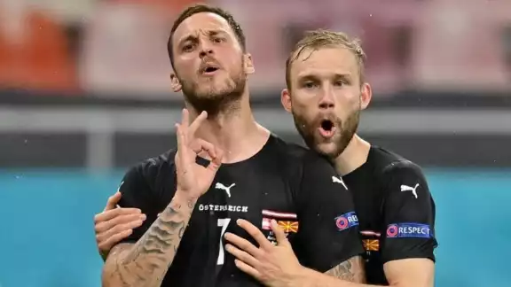 Marko Arnautovic es un futbolista austriaco y es señalado por usar una seña racista Marko Arnautovic es un futbolista austriaco y es señalado por usar una seña racista