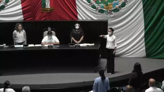 La diputada es considerada una de las más faltantes, ya que de las 61 sesiones a las que fue convocada, solo acudió a 40 Foto: Gabriel E. Manzanilla