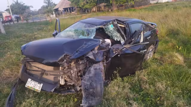 Un hombre murió luego de quedar prensado dentro de su auto