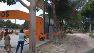 Vecinos de San Isidro retuvieron una máquina para presionar a las autoridades municipales.