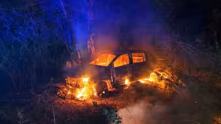 Colisión en la carretera Cancún–Leona Vicario provoca incendio de un vehículo