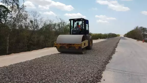 En cada tramo del Tren Maya se brinda apoyo a los trabajadores para evitar golpes de calor En cada tramo del Tren Maya se brinda apoyo a los trabajadores para evitar golpes de calor
