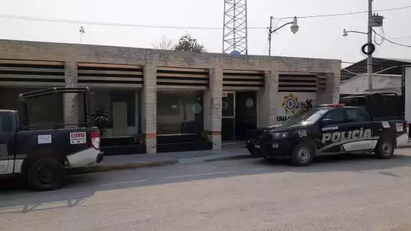 Los sospechosos andan a bordo de una camioneta Los sospechosos andan a bordo de una camioneta