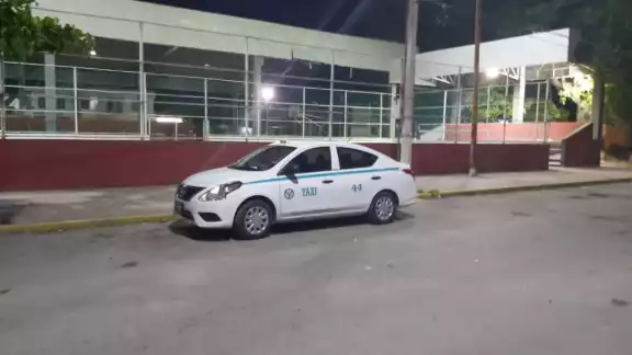 Taxistas y policías lograron que los delincuentes abandonaran las unidades Taxistas y policías lograron que los delincuentes abandonaran las unidades