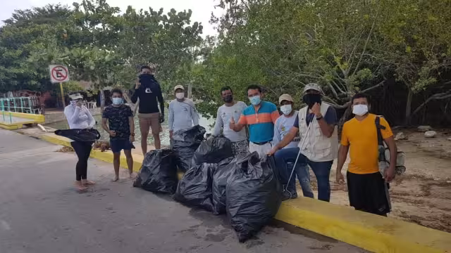 Los Guardianes Comunitarios