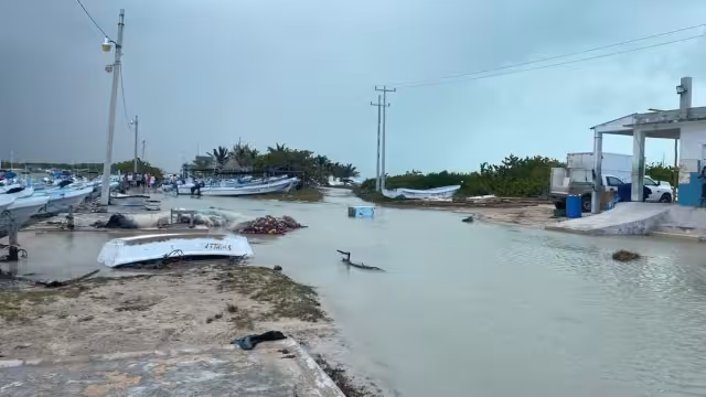 La costa de Yucatán se vio afectada con inundaciones por el ingreso de un 'Norte'