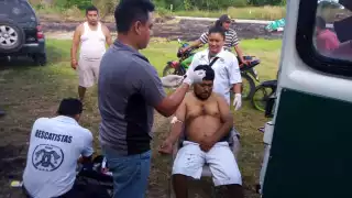 Ambos tripulantes salieron proyectados en diferentes direcciones, por lo que testigos pidieron ayuda al número de emergencias 911